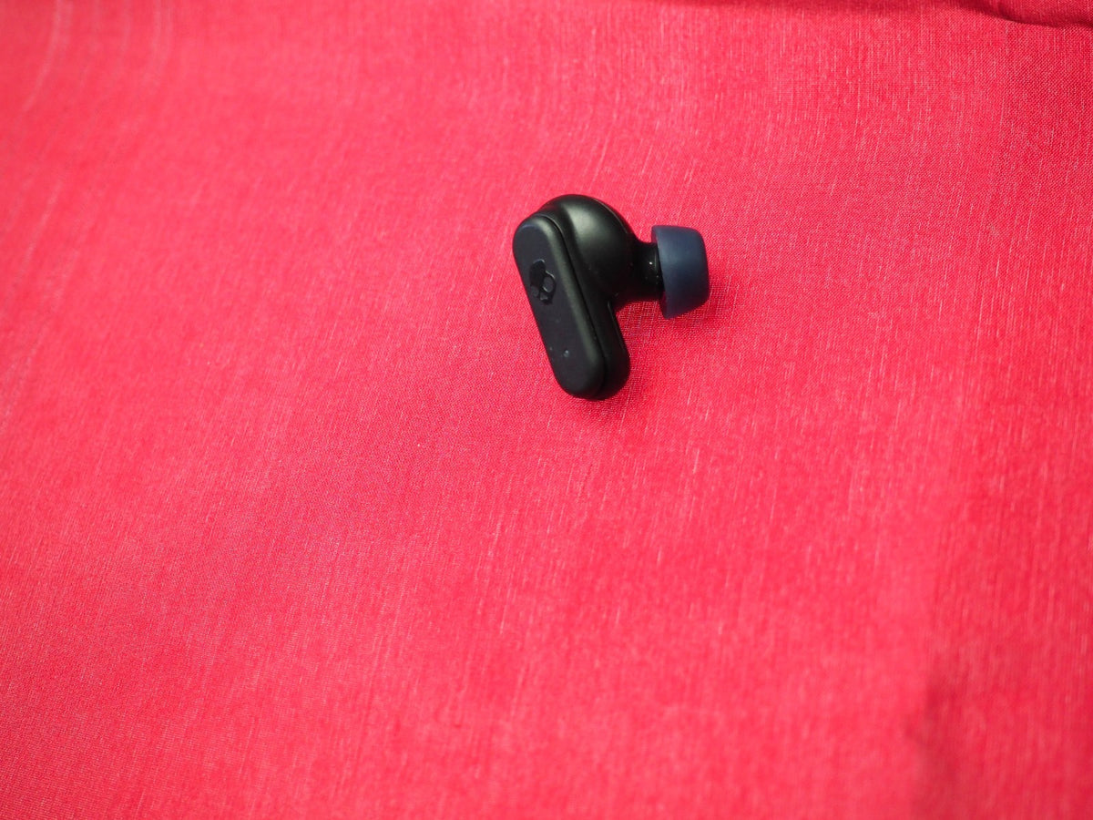Skullcandy Dime Right Bluetooth Earbud Only & Working