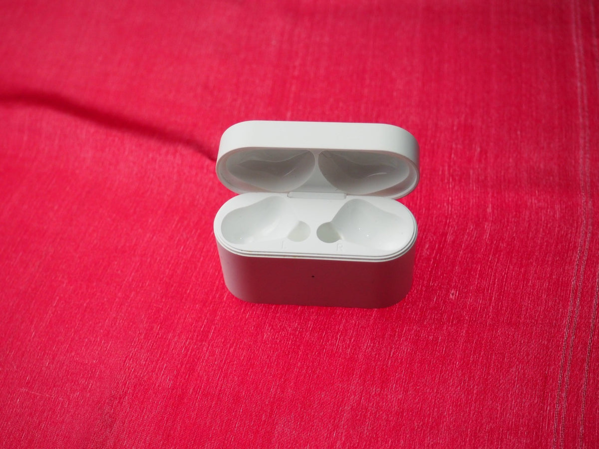 1MORE PistonBuds Pro Q30 Case Only & Working