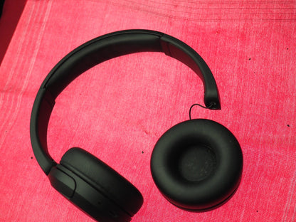 Sony CH520 Bluetooth Headphones & Fully Working But Snapped