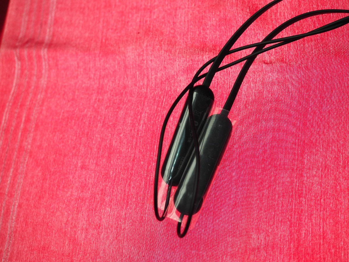 New Sony WI-C200 Black Bluetooth Earbuds