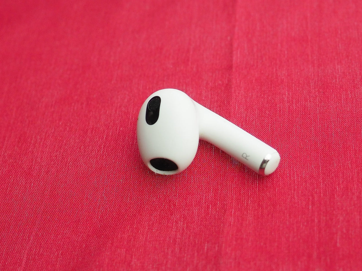 Genuine Apple Airpods 3 A2565 Right  earbud Only & Working (Mesh Damaged)