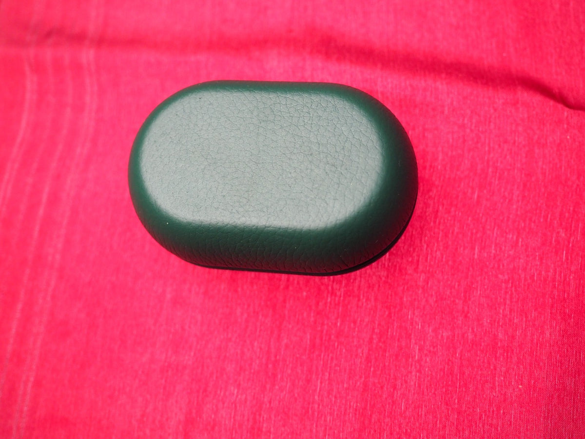 Bang & Olufsen Beoplay E8 3RD GEN Charging Case Only & Working