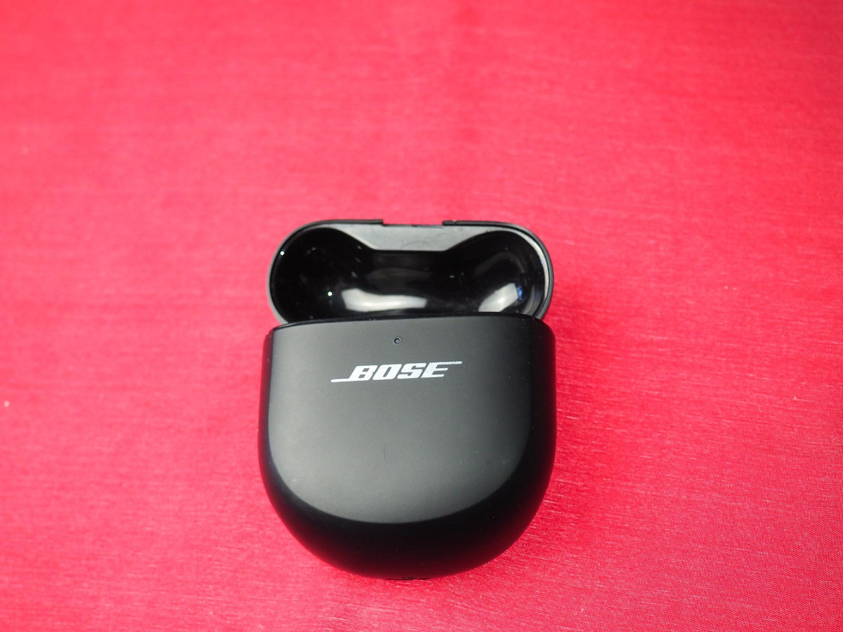 Quietcomfort Ultra Case only & NOT Working- Damaged