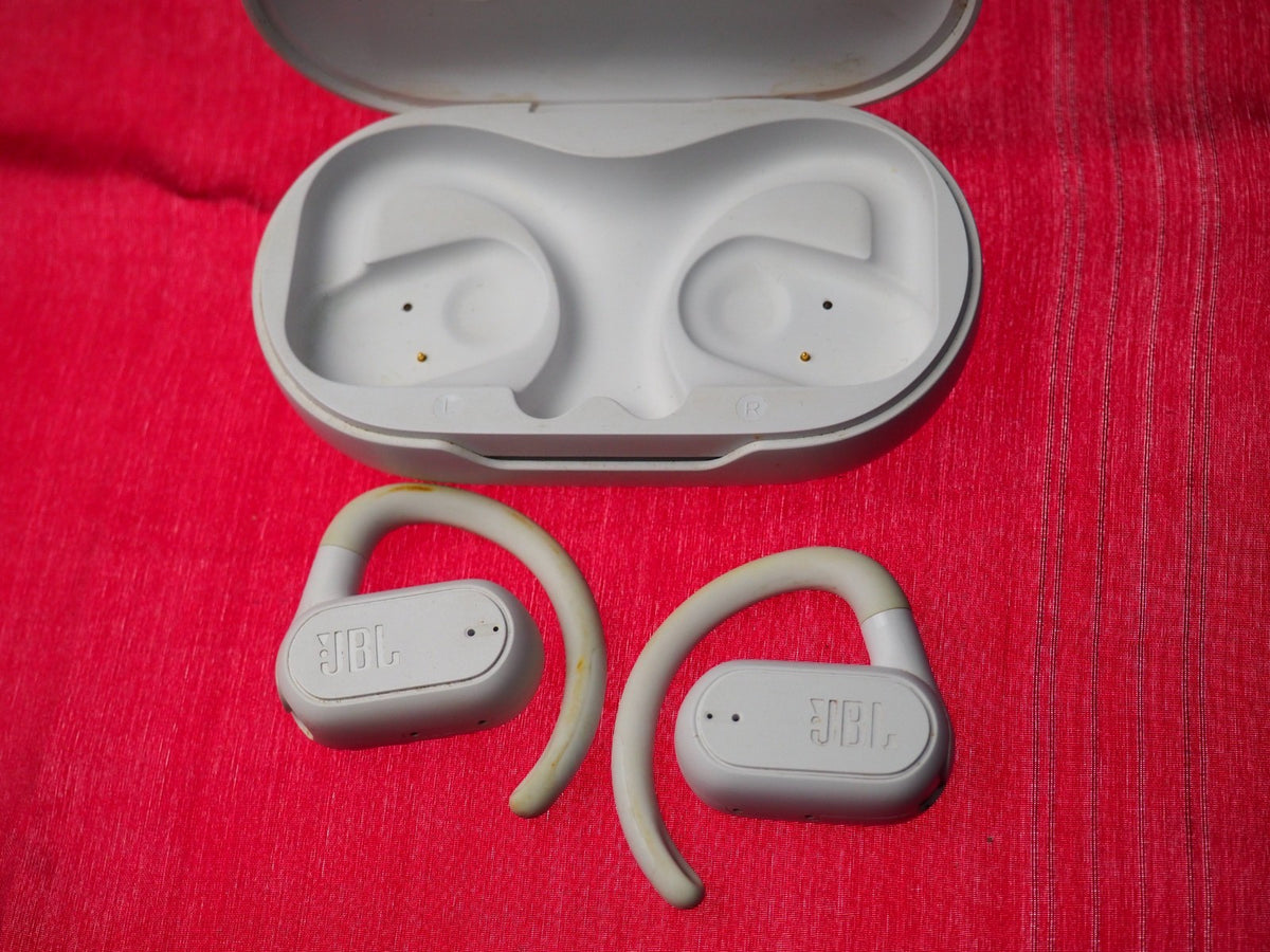 JBL Sound gear Sense Bluetooth Earbuds Only & Not Working
