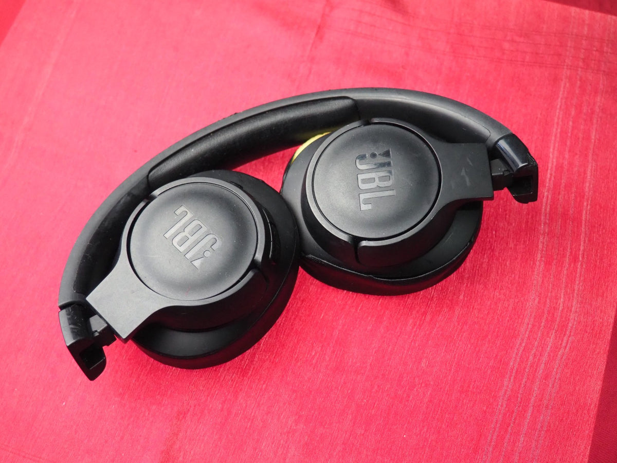 JBL Tune 770 Bluetooth Headphones Needs new Earpads