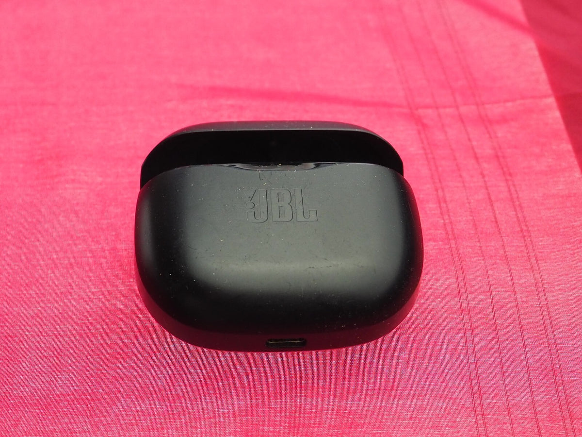 JBL Tune 125 Earbud Case  Only & Working