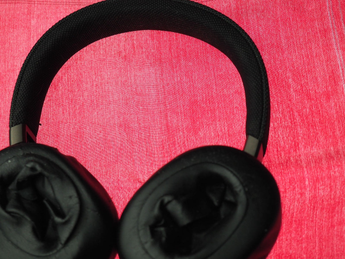 JBL Live 650BT Bluetooth Headphones