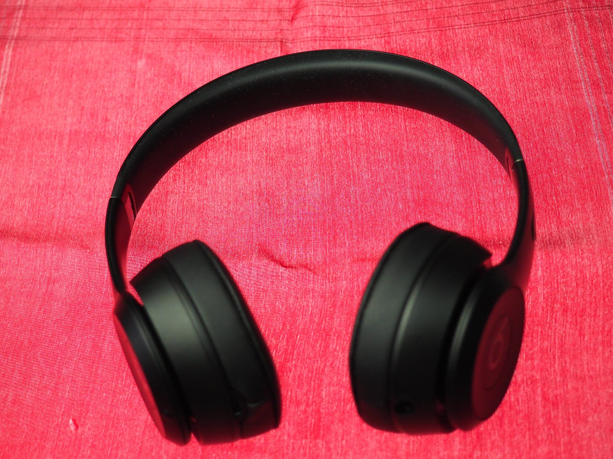 Beats Solo 4 Black Bluetooth Headphones & Working