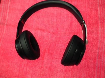 Beats Solo 4 Bluetooth Headphones & Working But Damaged