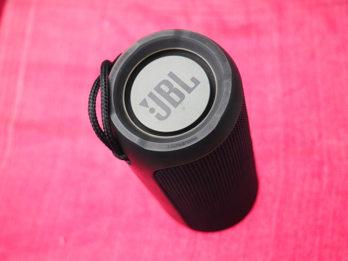 JBL Flip 3 Bluetooth Wireless Speaker & Working