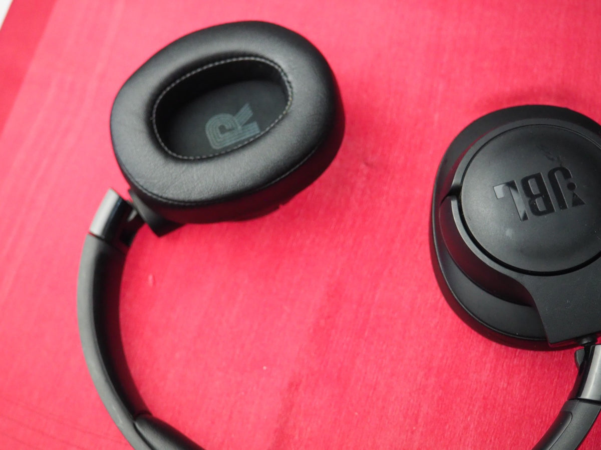 JBL Tune 770 Black Bluetooth Headphones