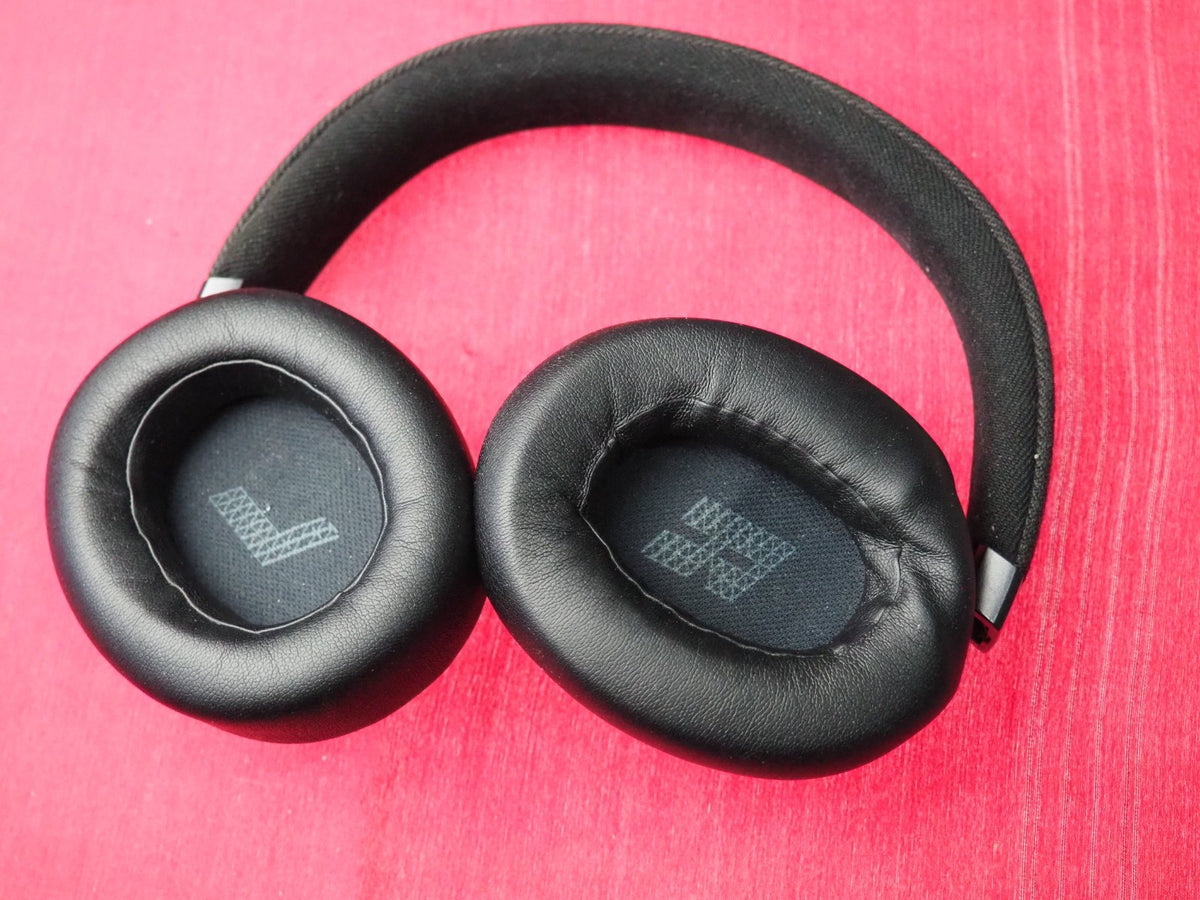 JBL Tune 720 Black Bluetooth Headphones Working But Snapped
