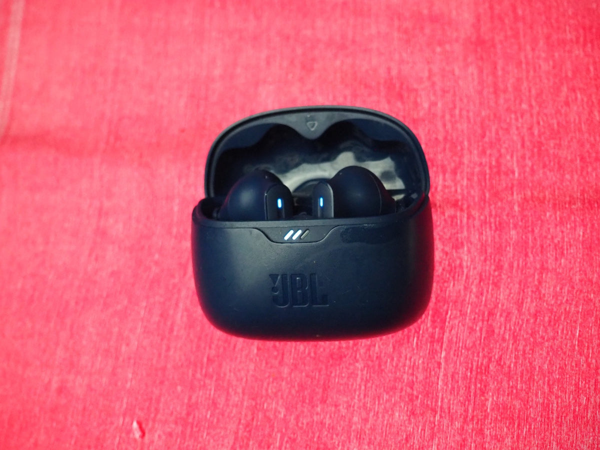 JBL Tune Beam Bluetooth Earbuds Only & Working
