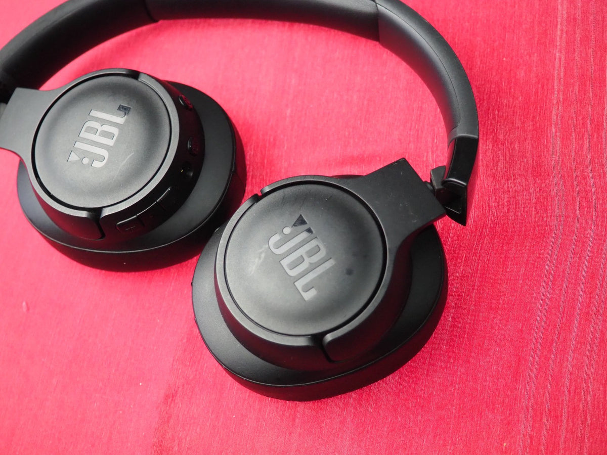 JBL Tune 770 Black Bluetooth Headphones