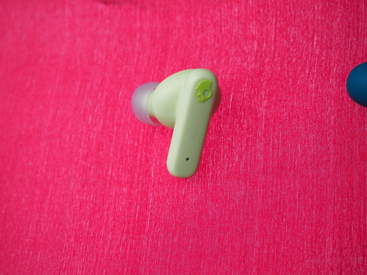 Skullcandy dime  Left Earbud Only & Working