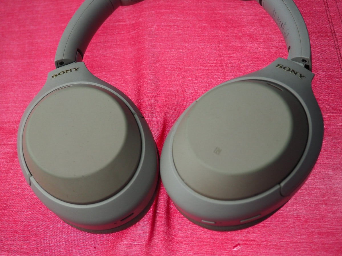 Sony WH-1000XM4 Bluetooth Headphones & Working