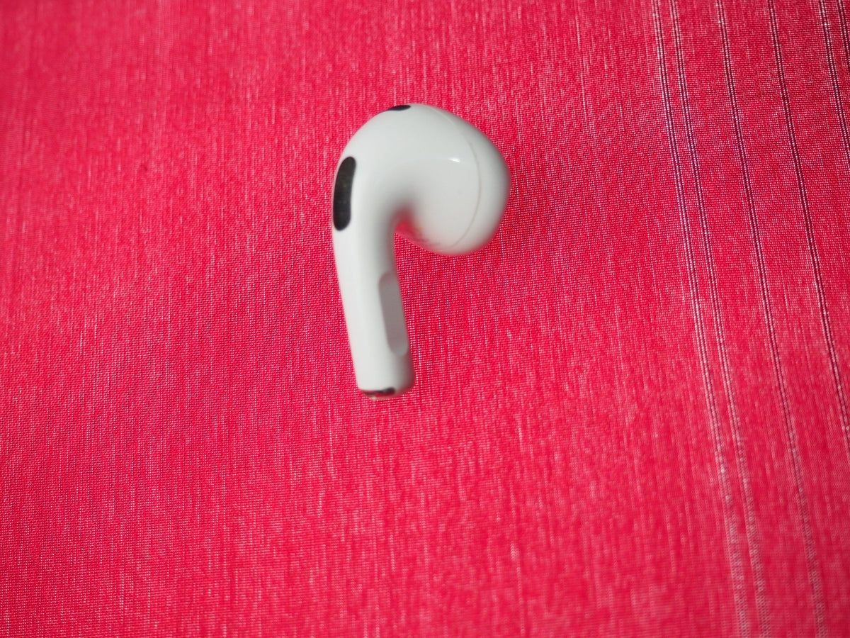 Genuine Apple Airpods 3 A2565 Right Bluetooth Earbud Only & Working (old Model)