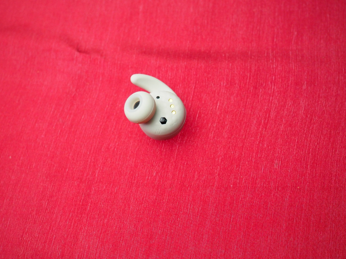 JBL Reflect Mini Right Earbud Only & Working