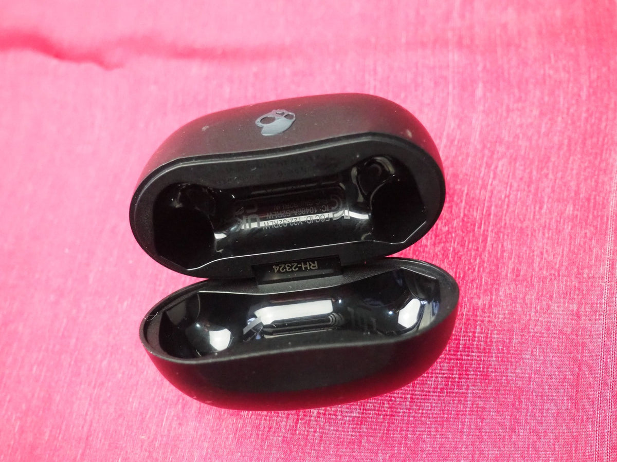 Skullcandy Rail Charging Case  Only & Working
