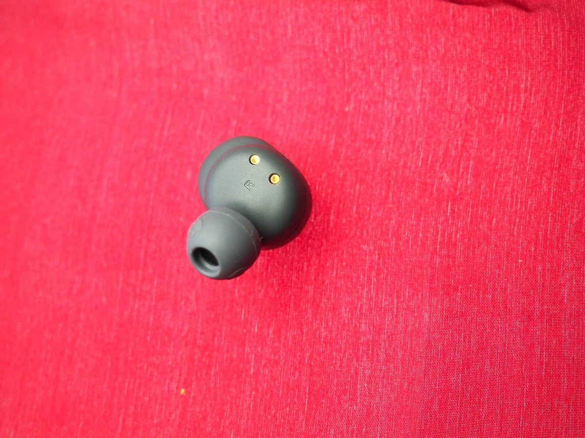 Skullcandy Grind Right Bluetooth Earbud Only & Working qq