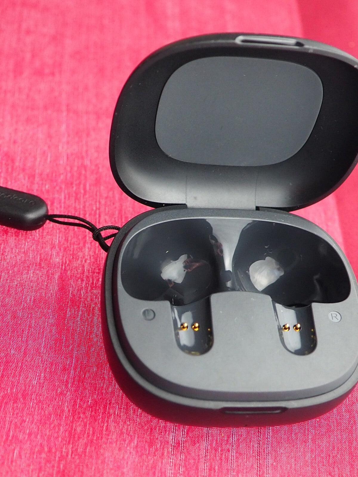 Soundcore P20i Case Only & Working