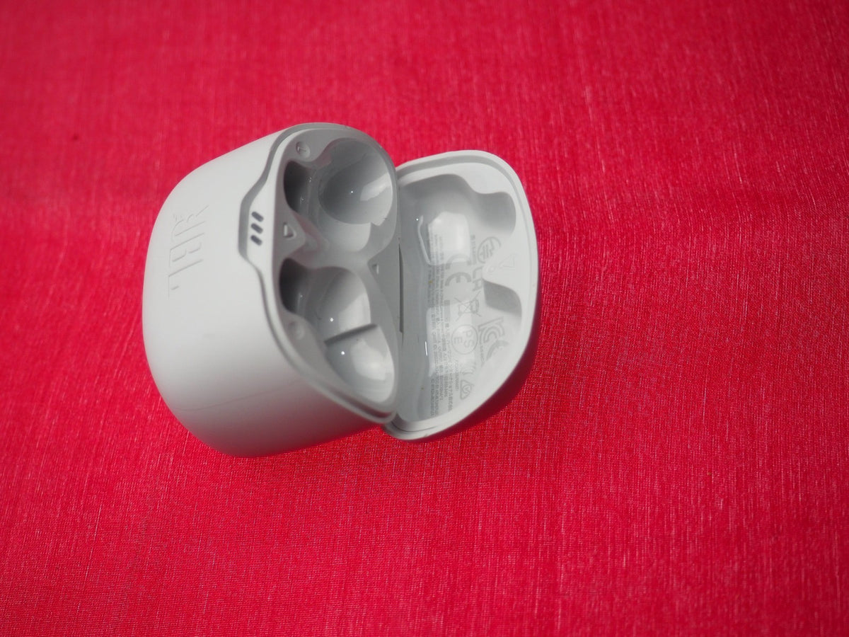 JBL Tune Flex Case Only & Working