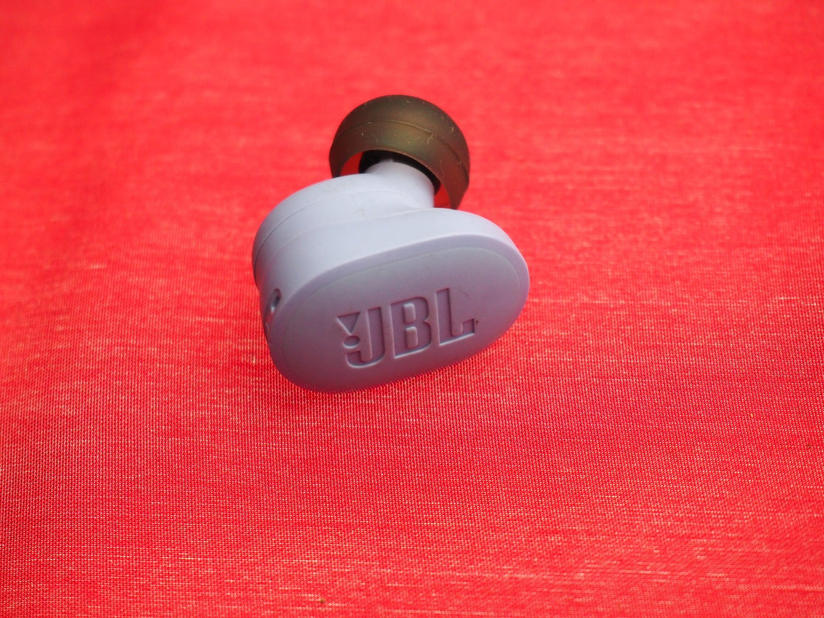 JBL Tune Buds Right Bluetooth earbud Only & Working