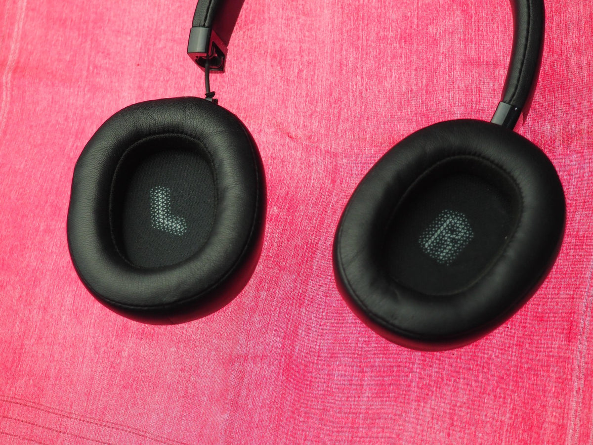 JBL E500 Bluetooth Headphones & Fully Working But Snapped