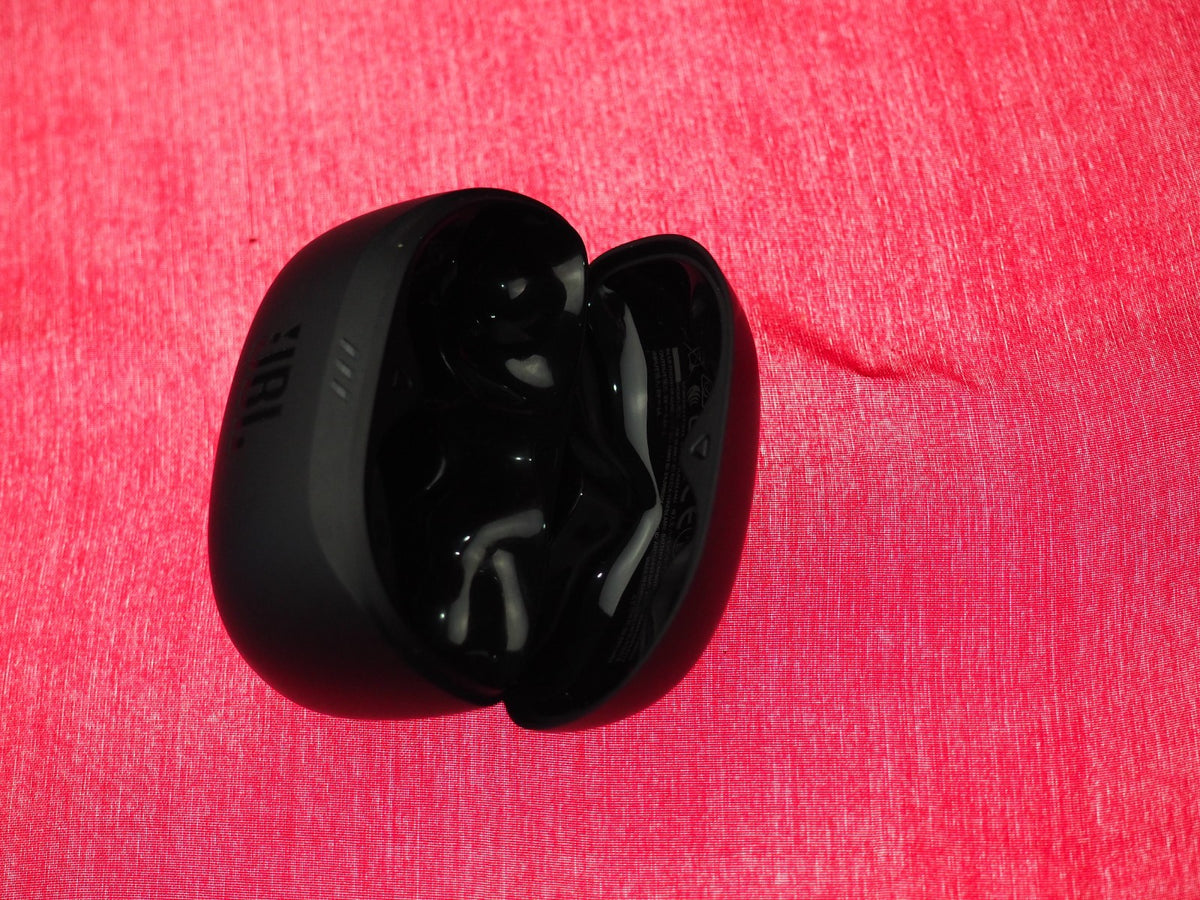 JBL Tune Beam 2 Bluetooth Earbud Case Only & Working