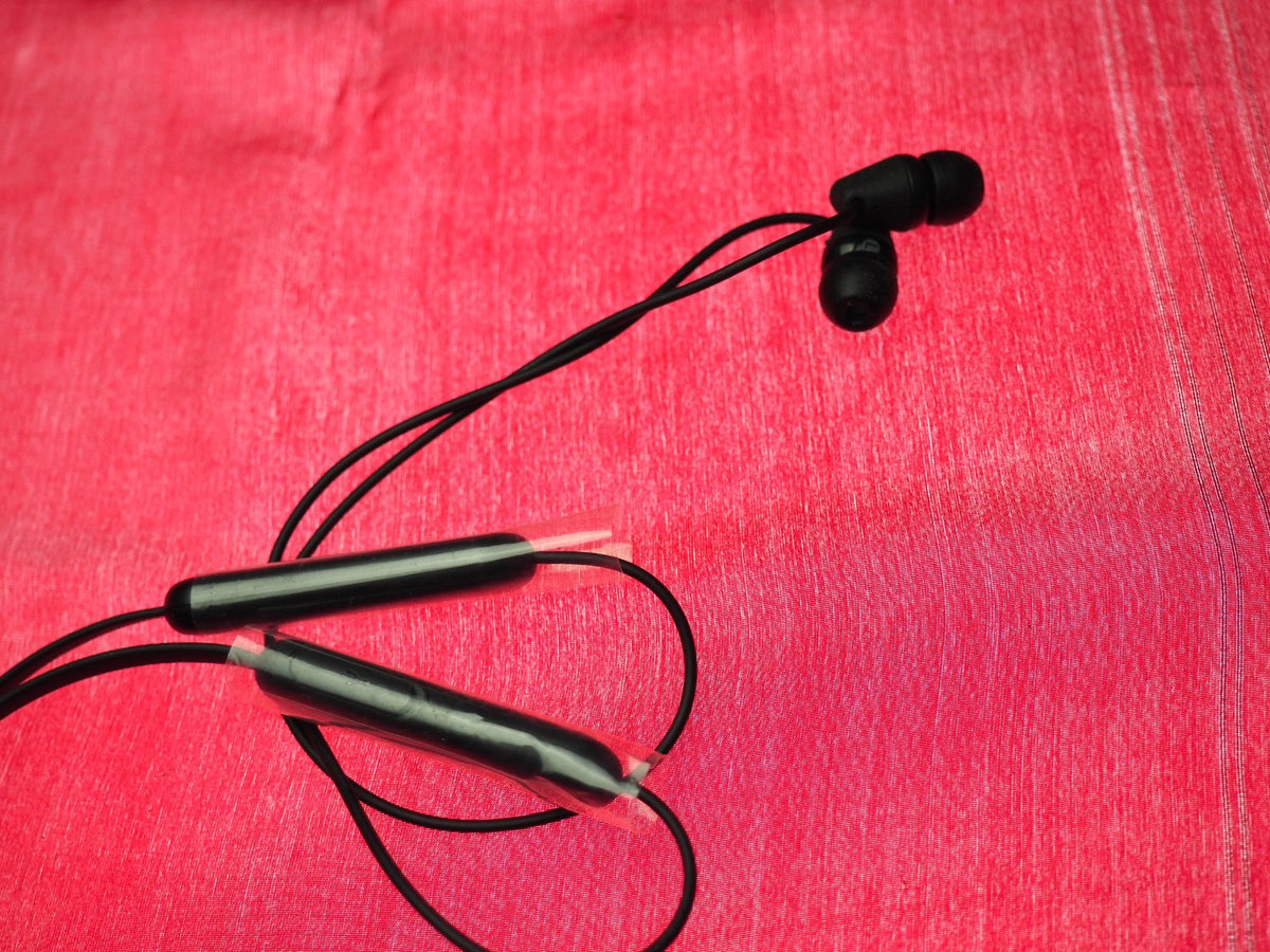 New Sony WI-C200 Black Bluetooth Earbuds