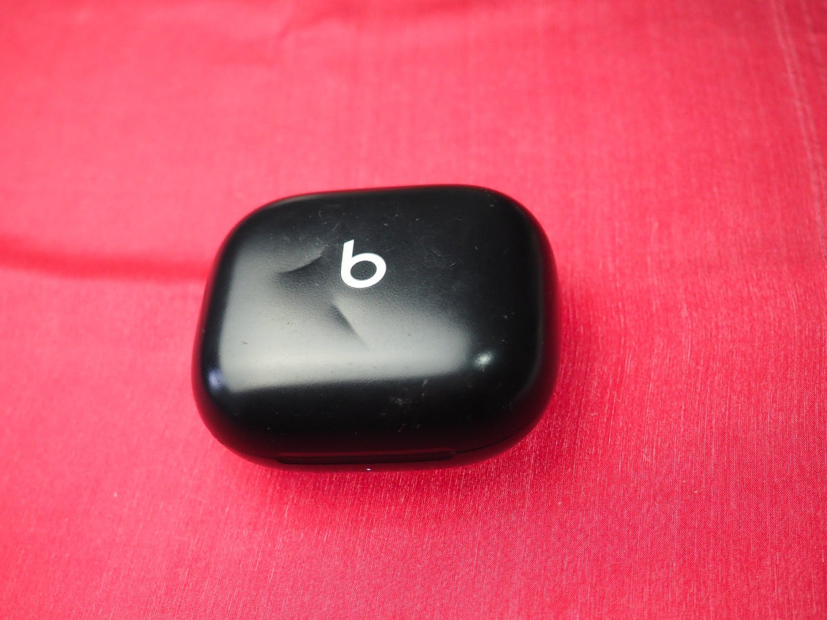 Powerbeats Pro 2 Case Only & Working