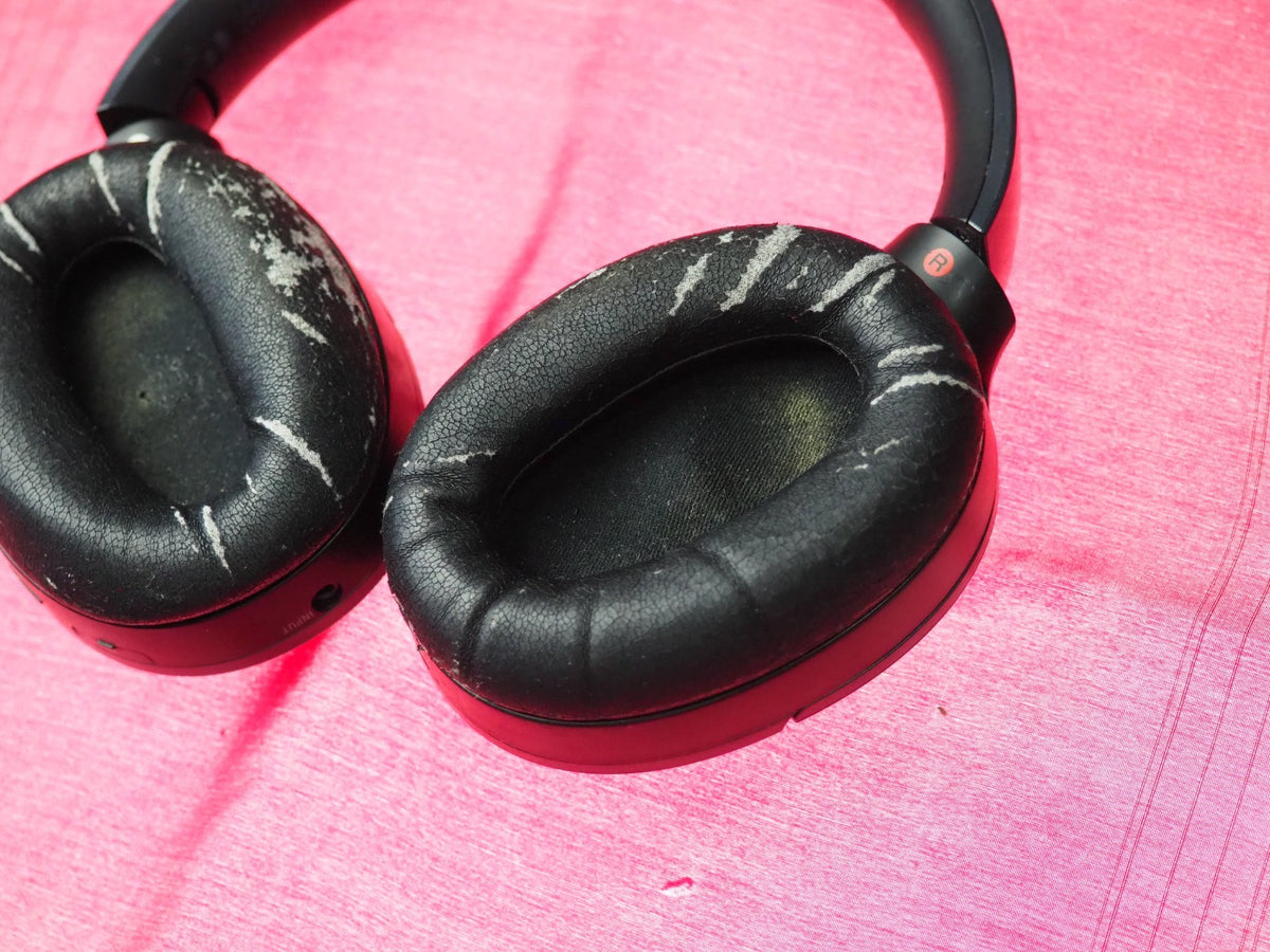 Sony WH-1000XM2 Bluetooth Headphones Working