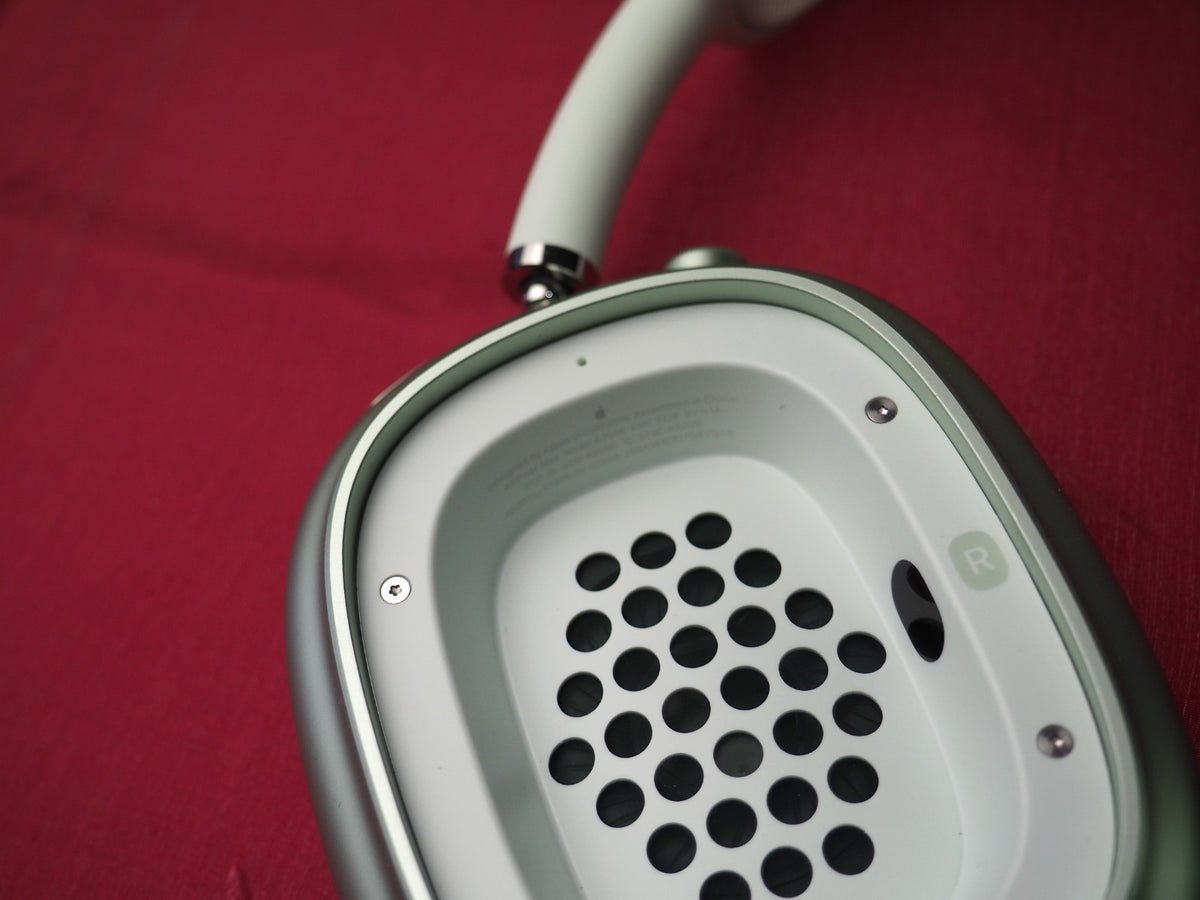 Genuine Apple Max A2096 Bluetooth Headphones Not Working No Power