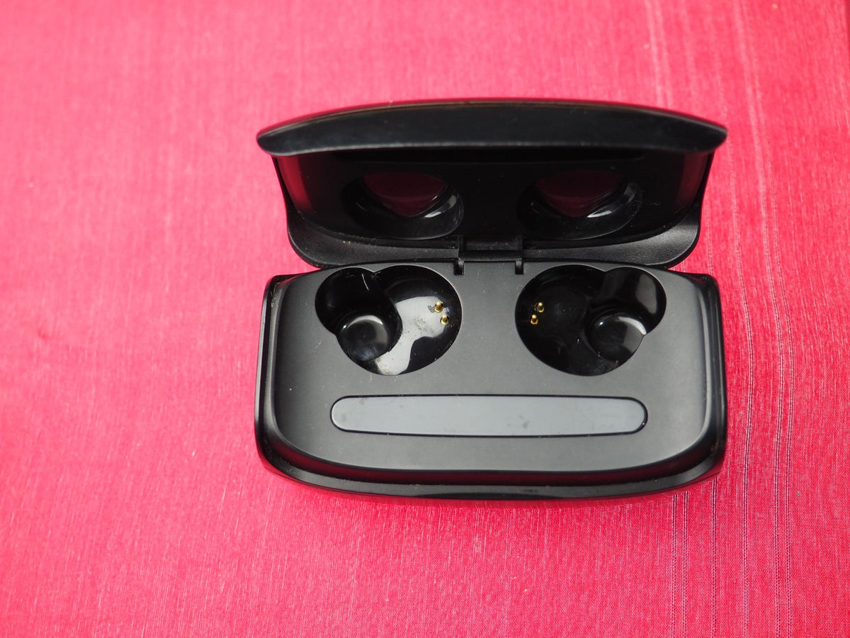 V22 Pro Case Only & Working