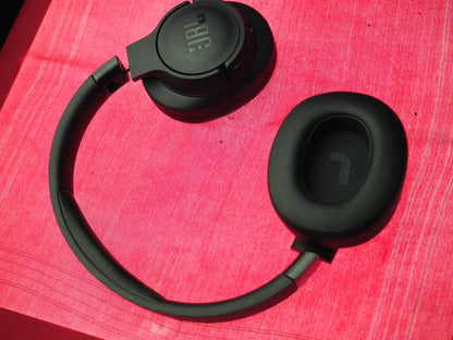 JBL Tune720 Bluetooth Headphones & Fully Working But Snapped
