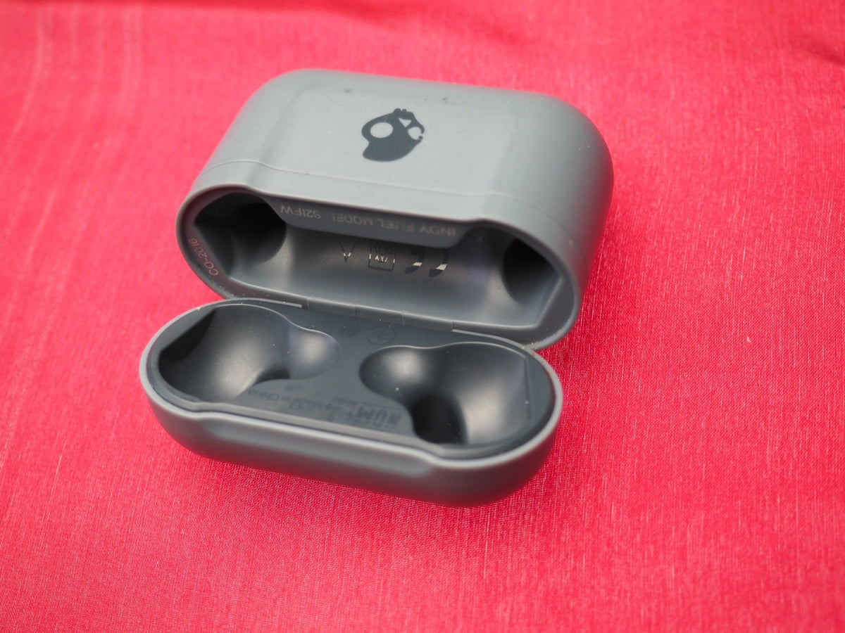 Skullcandy INDY Fuel Case Only & Working