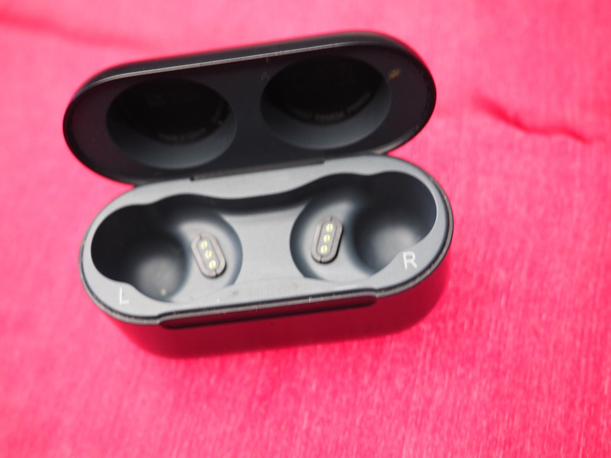 Amazon Echo Buds  2nd Gen Charging Case Only & Working