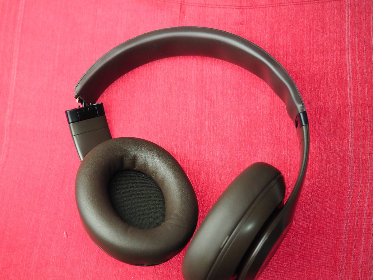 Beats Studio Pro Bluetooth Headphones Working But Snapped