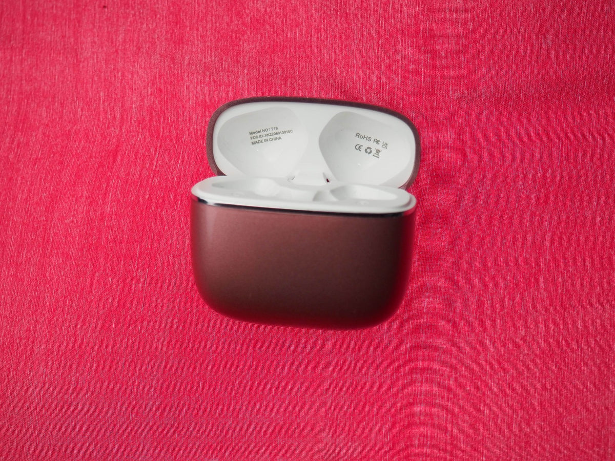T19 Bluetooth Earbud Case Only & Working