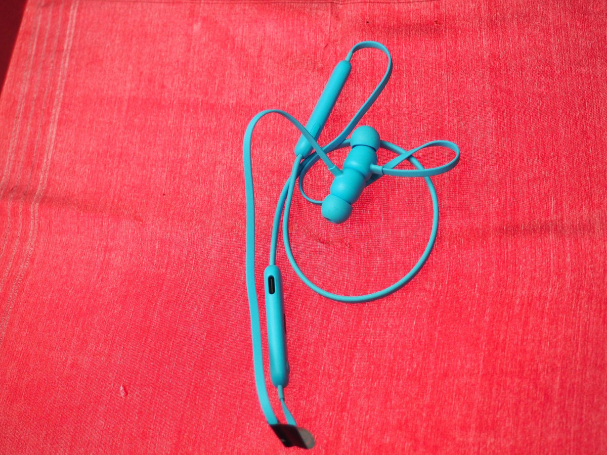 Beats Flex Bluetooth Earbuds Only & Working