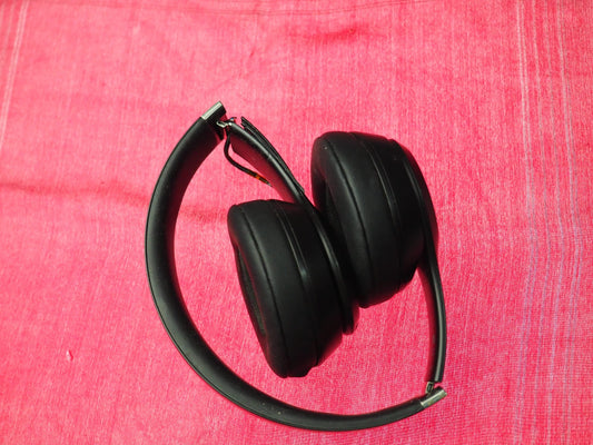 Beats Solo 4 Black Bluetooth Headphones & NOT Working