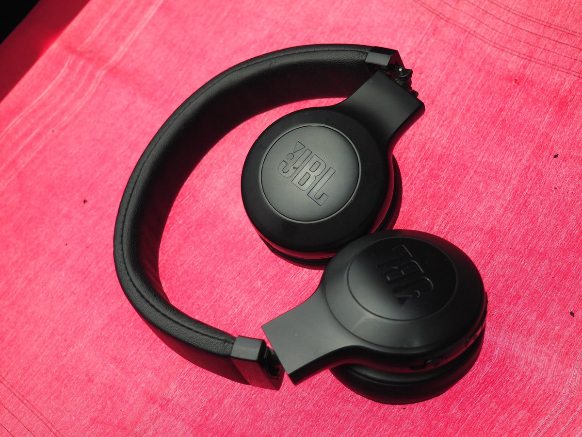 JBL C45BT Bluetooth Headphones & Fully Working But Snapped