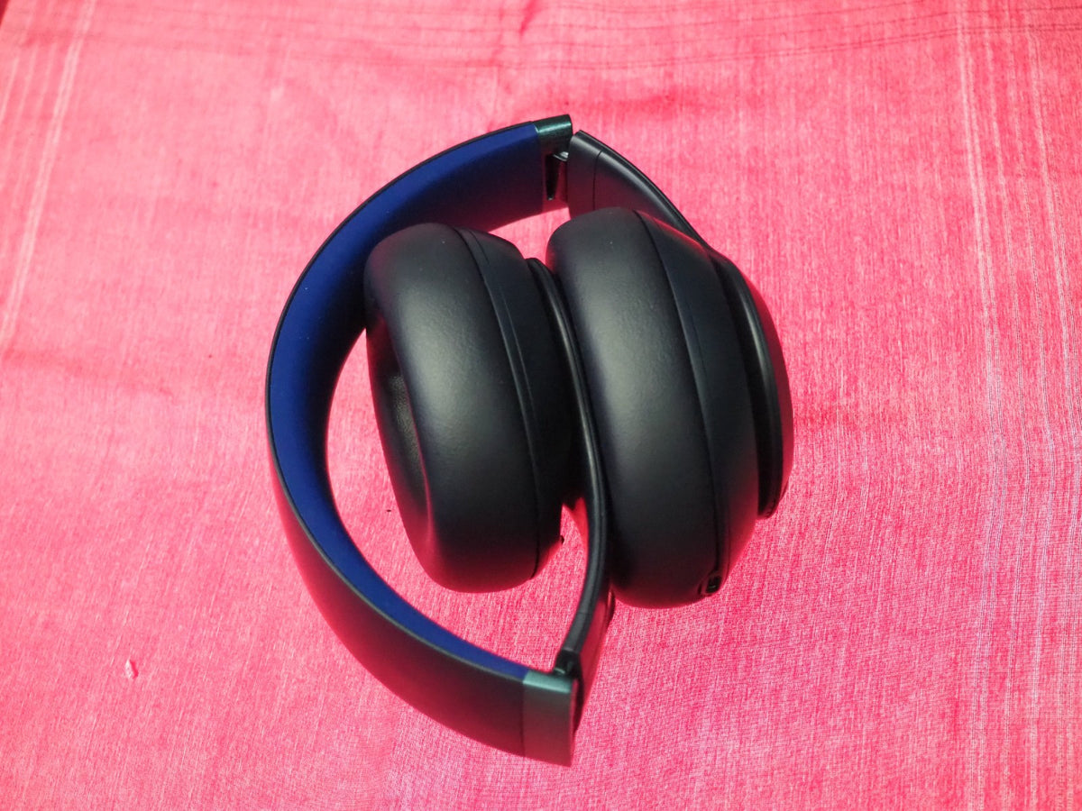 Beats Studio Pro Blue Bluetooth Headphones & Working