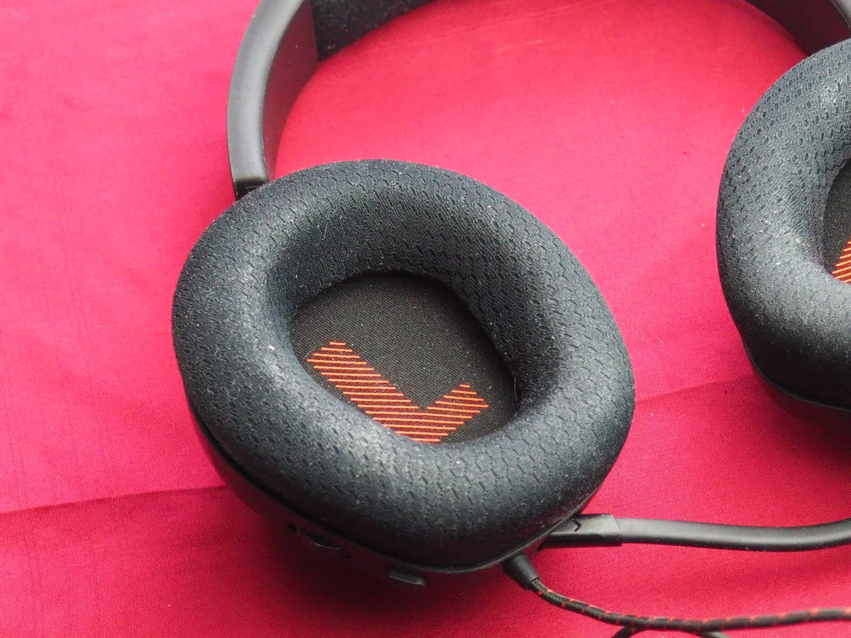 JBL Qauntum 100 Wired Headphones