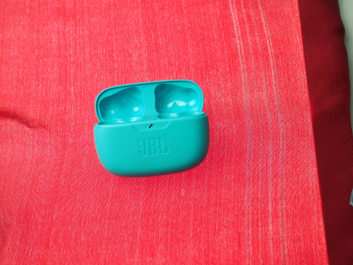 JBL Wave Beam Case Only & Working