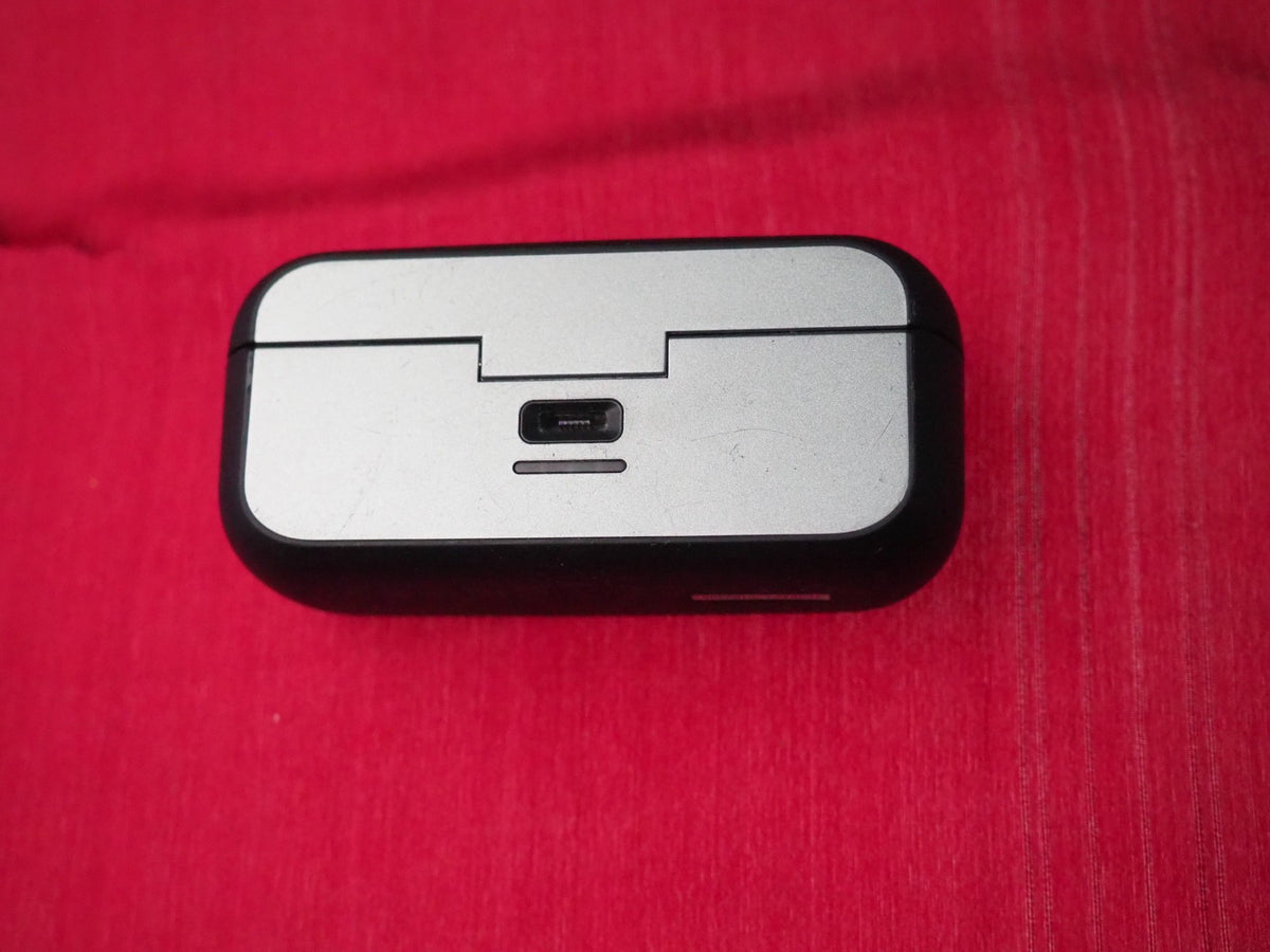 JBL Reflect Flow Charging Case Only & Working