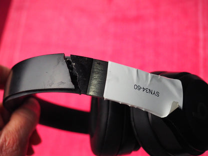 Beats Solo 4 Bluetooth Headphones & Working But Damaged