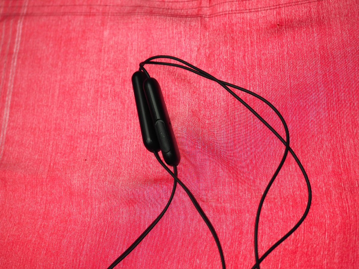 Sony WI-C200 Black Bluetooth Earbuds
