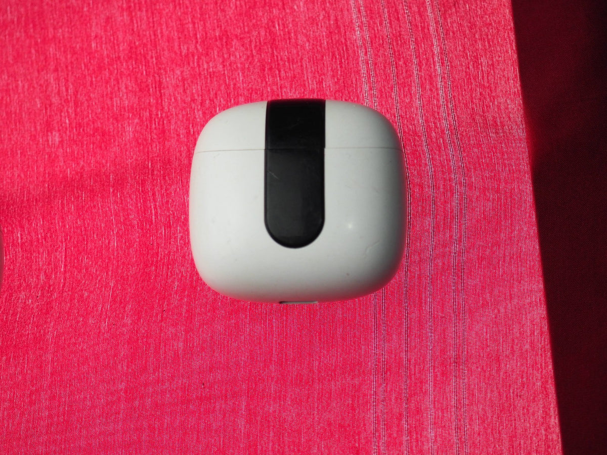 J55 Bluetooth Earbud Case Only & Working