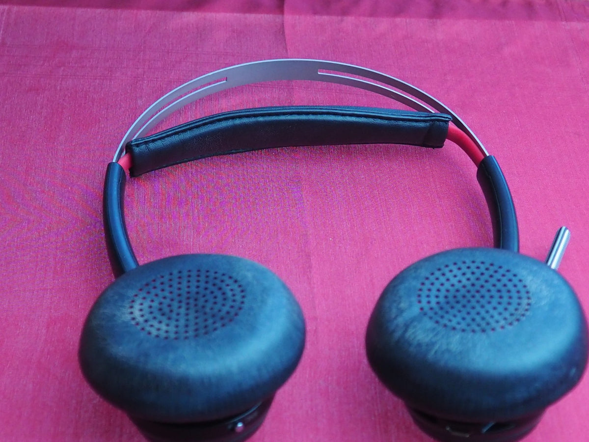 Plantronics Voyager Focus UC Headset Model B825 + STAND (No Dongle)